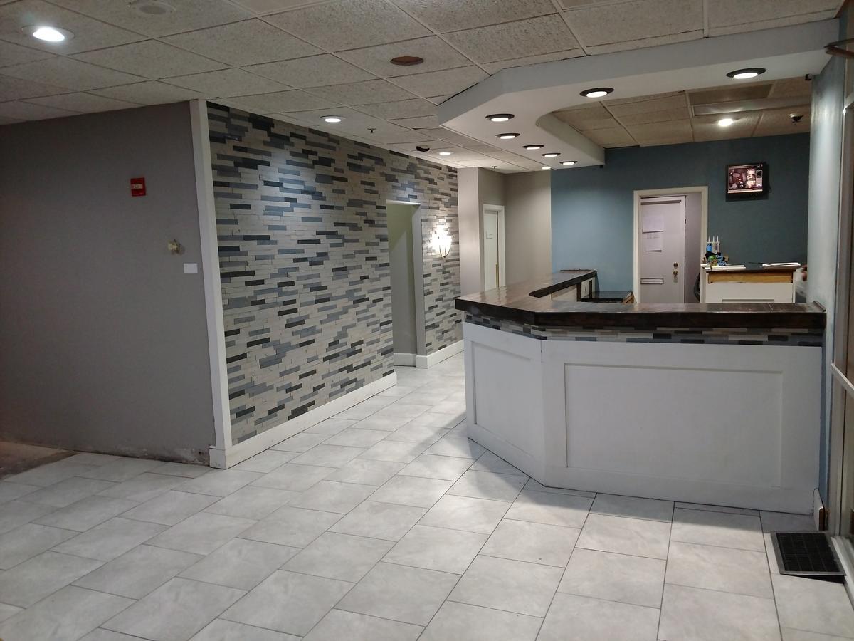 Travelodge By Wyndham Lincoln Northeast Esterno foto